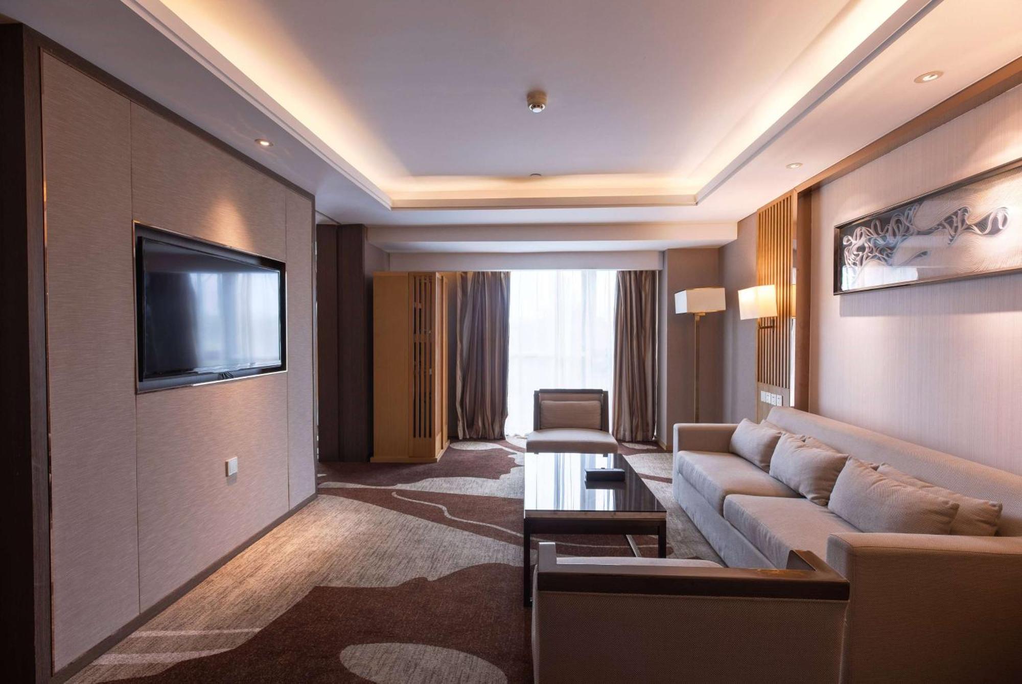 Ramada Plaza By Wyndham Fuzhou South Hotel Екстериор снимка