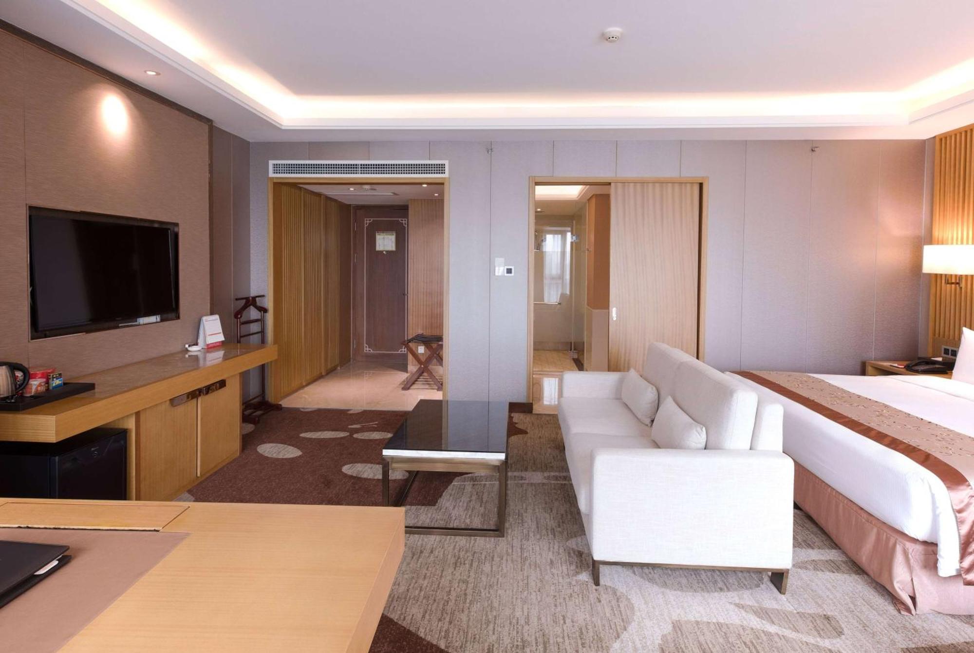 Ramada Plaza By Wyndham Fuzhou South Hotel Екстериор снимка